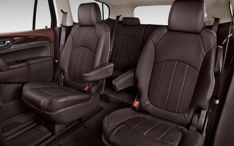 Comparison Buick Enclave Avenir 2018 vs GMC Yukon Denali 2017 SUV Drive